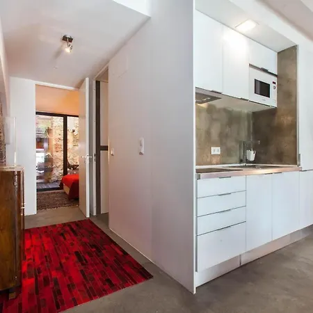 Old Stables Chiado - 2 Bedroom In The Heart Of 리스본