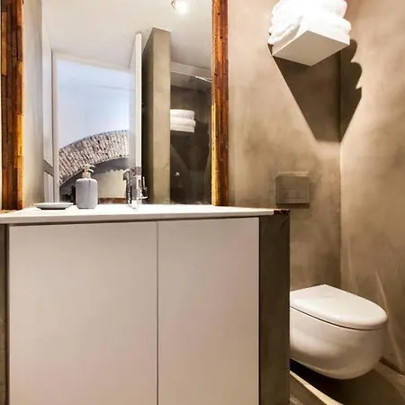 Old Stables Chiado - 2 Bedroom In The Heart Of * 리스본
