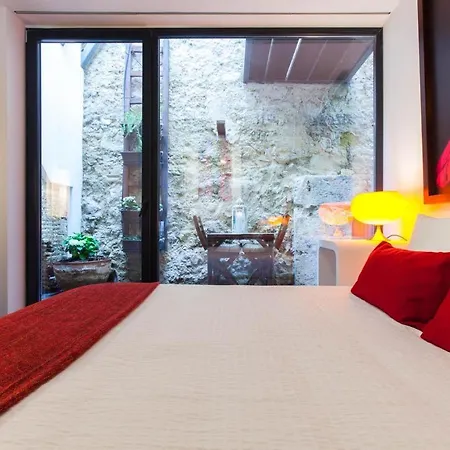 Old Stables Chiado - 2 Bedroom In The Heart Of 리스본