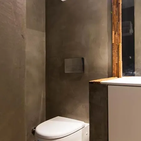 Old Stables Chiado - 2 Bedroom In The Heart Of דירה