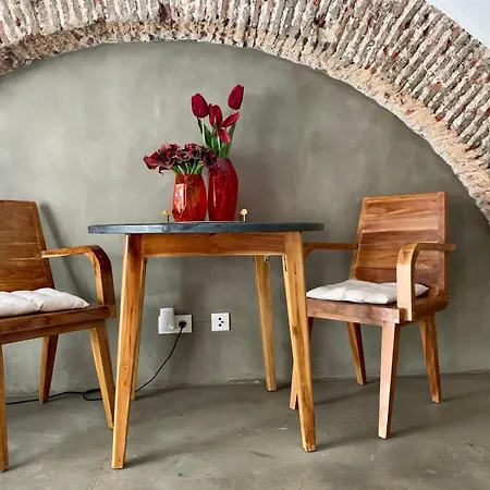 Old Stables Chiado - 2 Bedroom In The Heart Of דירה *