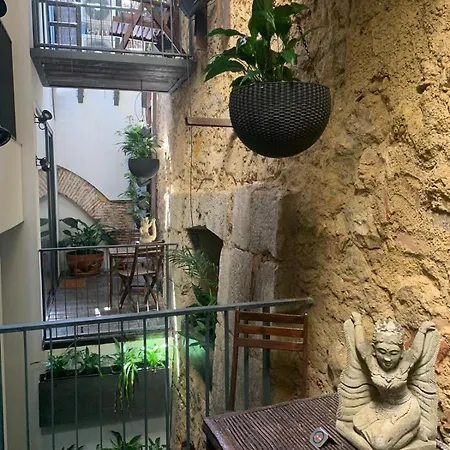 Old Stables Chiado - 2 Bedroom In The Heart Of Apartament Lizbona