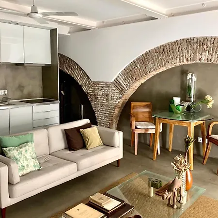 Old Stables Chiado - 2 Bedroom In The Heart Of Apartament Lizbona